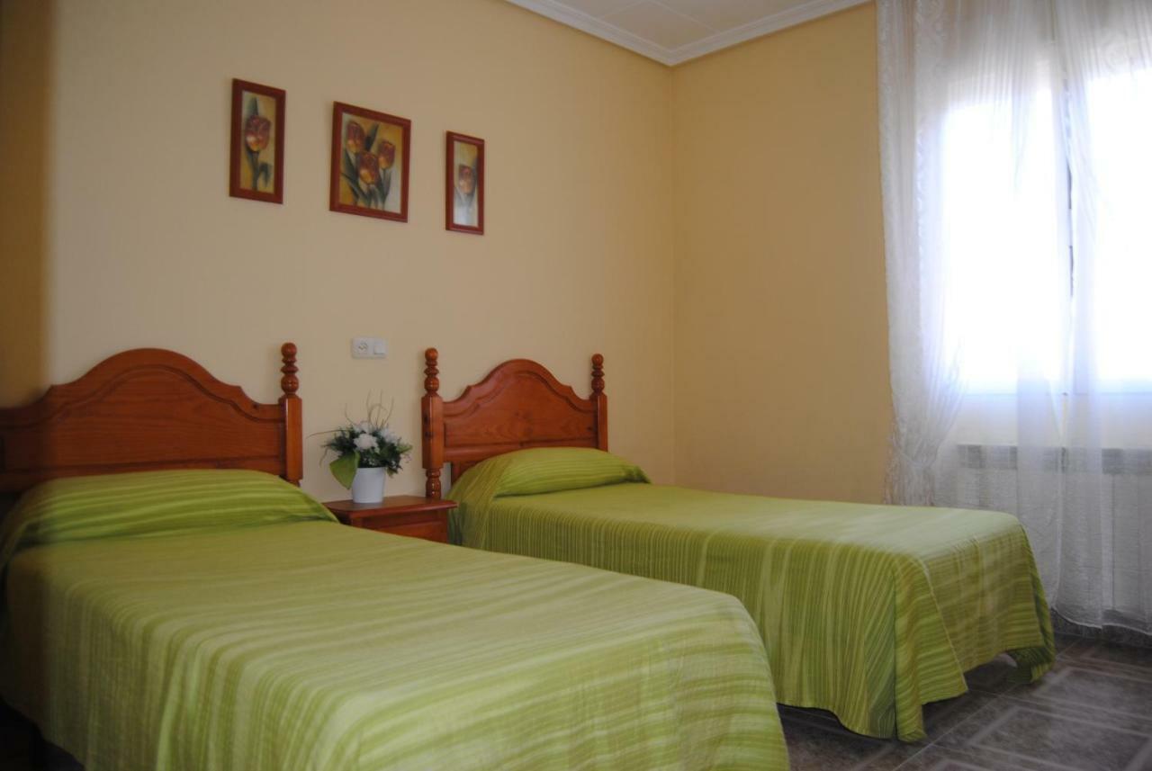 Hostal Avila Ocana  Exterior photo